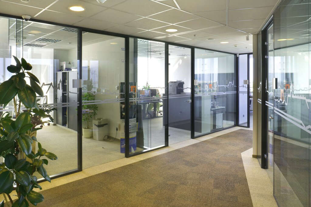 commercial glass fairfax va