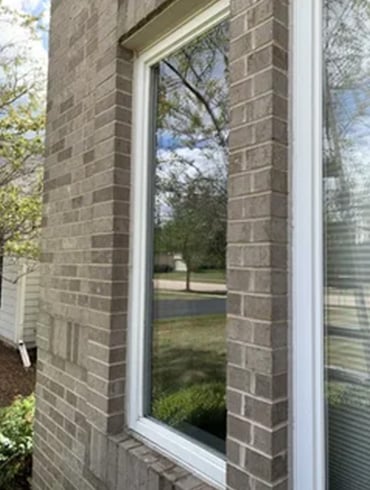 Window Glass Cracks in the Summer Heat