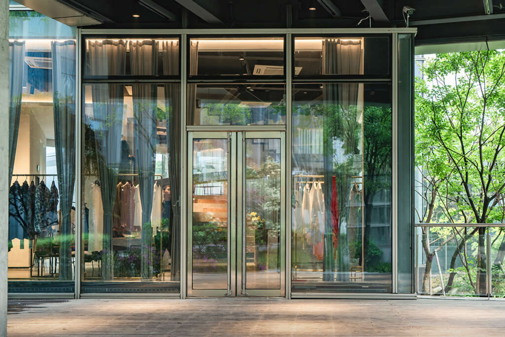 commercial glass services in Alexandria, VA